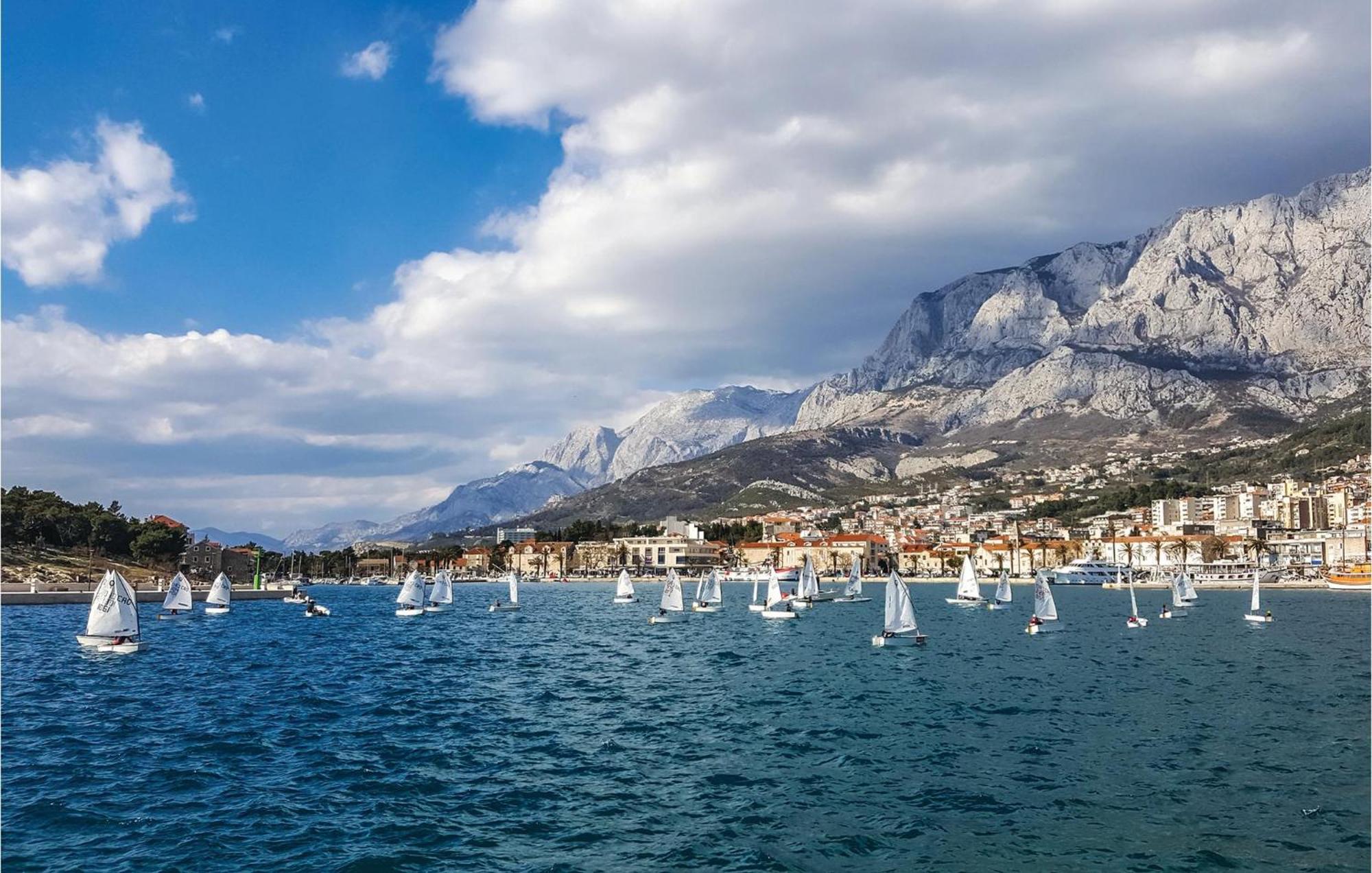 Lovely Apartment In Makarska With Kitchen Exteriér fotografie
